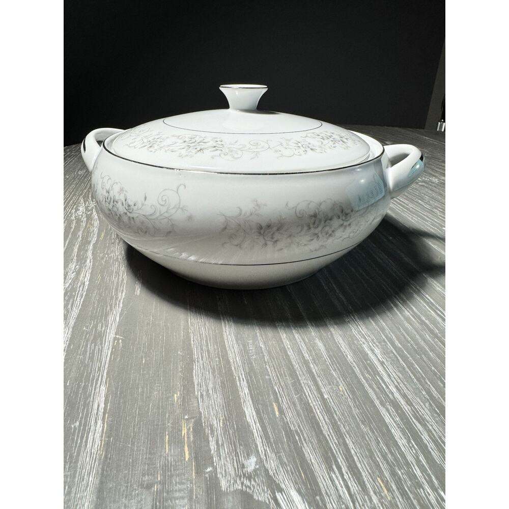 Camelot China Carrousel Covered Serving Dish Casserole Platinum Flowers Rim 1315